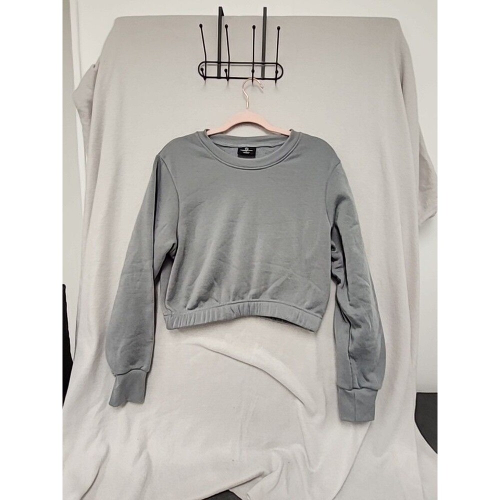 Cozy Cropped Sweatshirt for women Large Grey Solid
